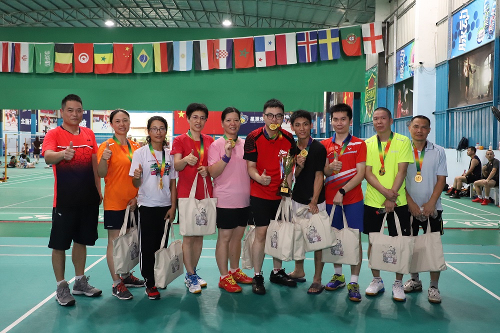 羽毛球_副本.jpg 羽毛球_副本.jpg